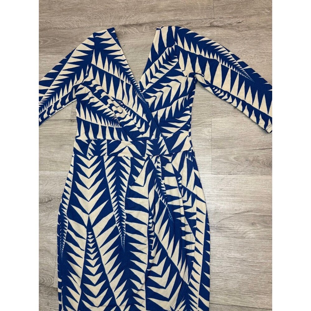 Blue Cream Geometric Faux Wrap Bodycon Midi Dress V Neck 3/4 Sleeve Medium - Picture 3 of 8
